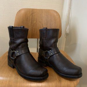 Frye Men's USA Pull On Leather Square Toe 8R Harness Boots Gaucho Brown 8M